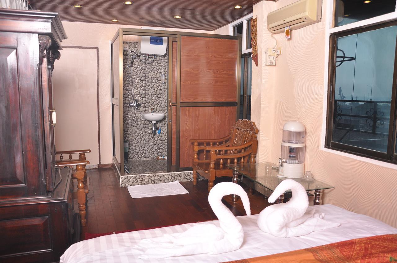 Asian Bliss Myanmar Hostel Rangoon Buitenkant foto
